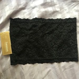 Francesca’s never worn close to me black bandeau